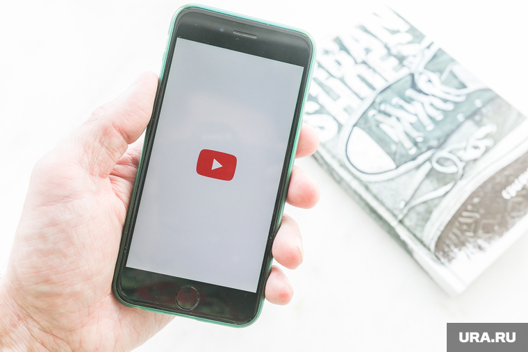 Клипарт Youtube. Тюмень, телефон, смартфон, youtube, ютуб, смартфон в руке, ютьюб, you tube