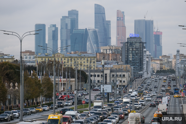 Виды города. Москва, пробка, движение, крымский мост, трасса, москва сити, москоу сити