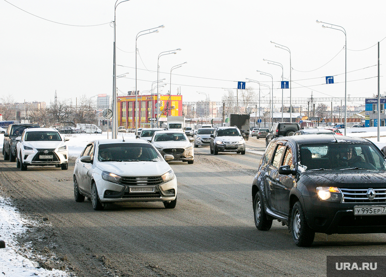 Виды города. Тюмень, автомобили, машины, дорога