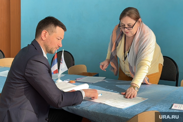 Депутат гордумы Олег Прозоров пришел на выборы