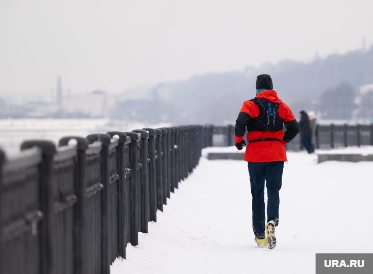 Обзорная по городу. Пермь
, набережная, зима, спортсмен, спорт, город, отдых, бег на набережной
