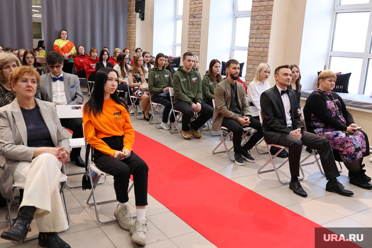 На мероприятии выступили курганские артисты