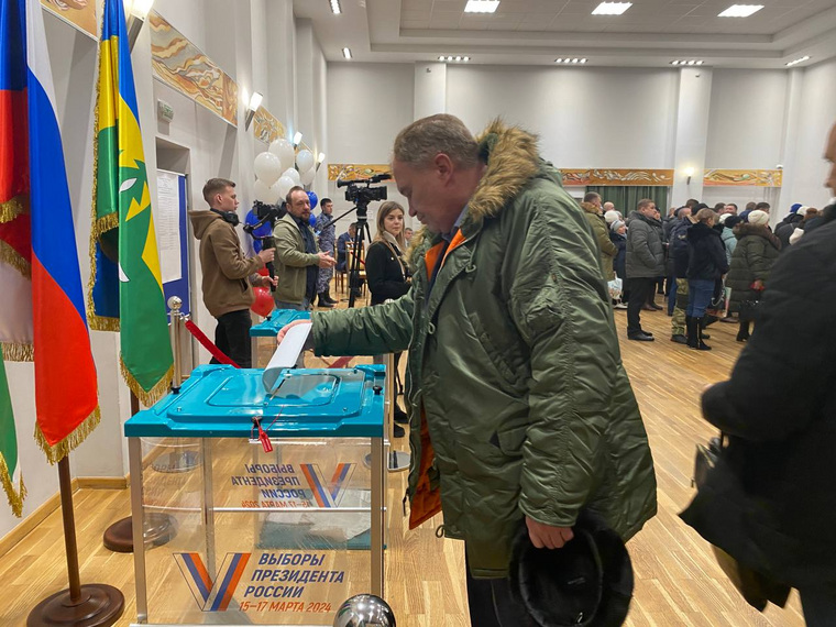 Избиратели в Югре выстраивались в очереди, чтобы проголосовать