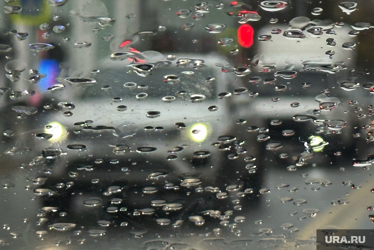 Дождь. Курган , непогода, плохая видимость, машины, дождь, осень, погода, дождь в городе