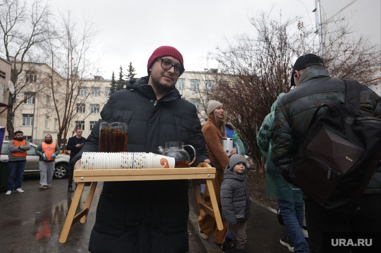 Очередь на сдачу крови в Центре крови имени О. К. Гаврилова. Москва, очередь