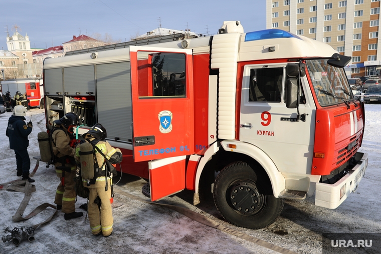 Учения МЧС в здании филармонии. Курган, мчс, пожарная машина, чс, пожарные