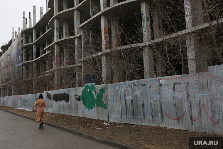 Мельникайте, 65 долгострой. Тюмень , долгострой, ул мельникайте 65