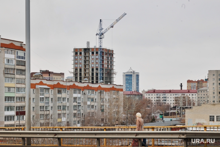 Частичное перекрытие движения на мосту по ул Бурова Петрова. Курган , жилой дом, ипотека, стройка, многоквартирные дома, многоэтажное строительство, перекрытие полосы