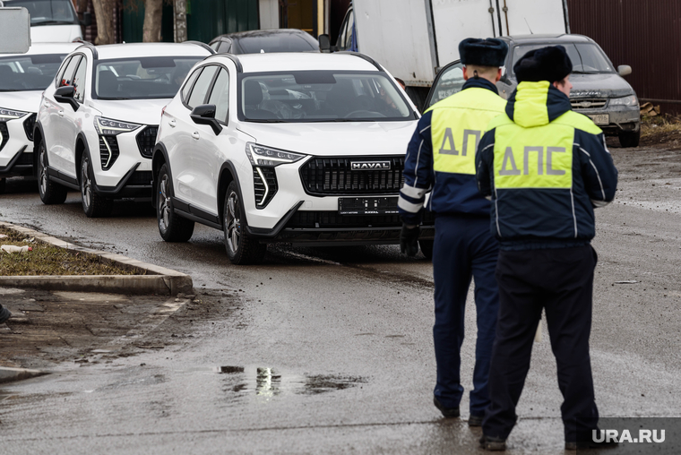 Репетиция парада Победы. Екатеринбург, регулировка движения, сотрудники дпс, haval
