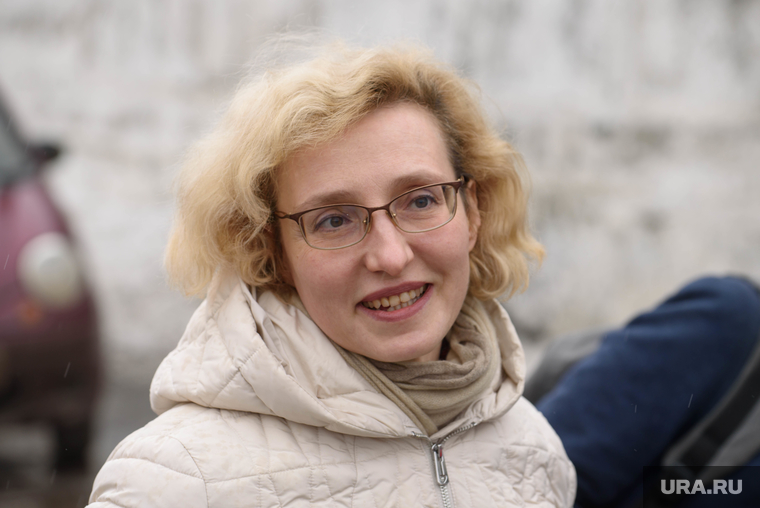 Профессор УрФУ Эмилия Носова выходит из спецприемника. Екатеринбург, носова эмилия