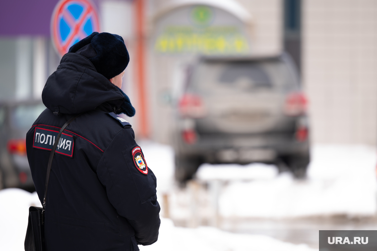 Обзорная по городу. Пермь
, зима, мвд, кальян, ппс, полиция, правоохранительные органы, правоохранительная деятельность, сотрудник мвд, магазин кальянов