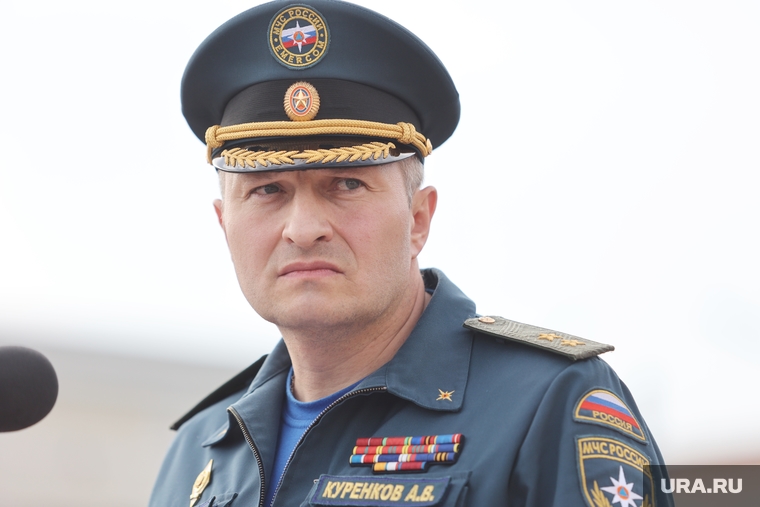 Министр МЧС Александр Куренков наградил сотрудников курганского ГУ МЧС. Курган
, куренков александр