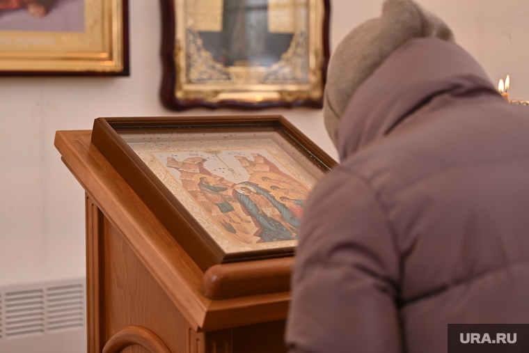 Открытие часовни, ПГУ. Пермь
, икона, молебен, часовня, храм, церковь, поклон, служба, религия, бабушка, христианство, православие