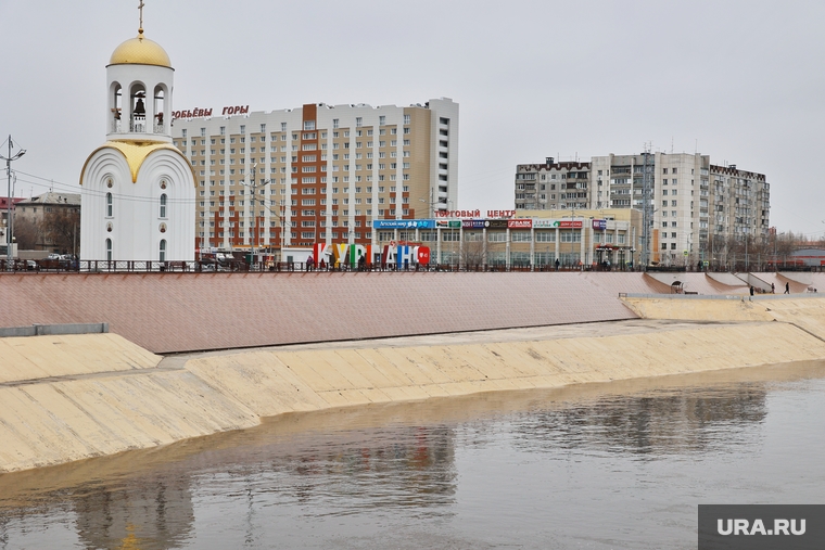 Подготовка к наводнению. СНТ КМЗ-1. Шоссе Тюнина. Курган, половодье, подготовка к паводку, наводнение