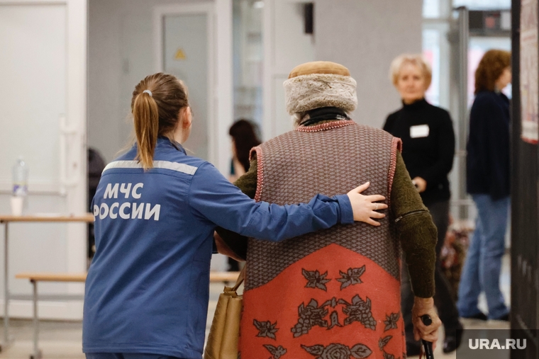 Аргышева пообщалась с эвакуированными и проверила, как они разместились в ВПР