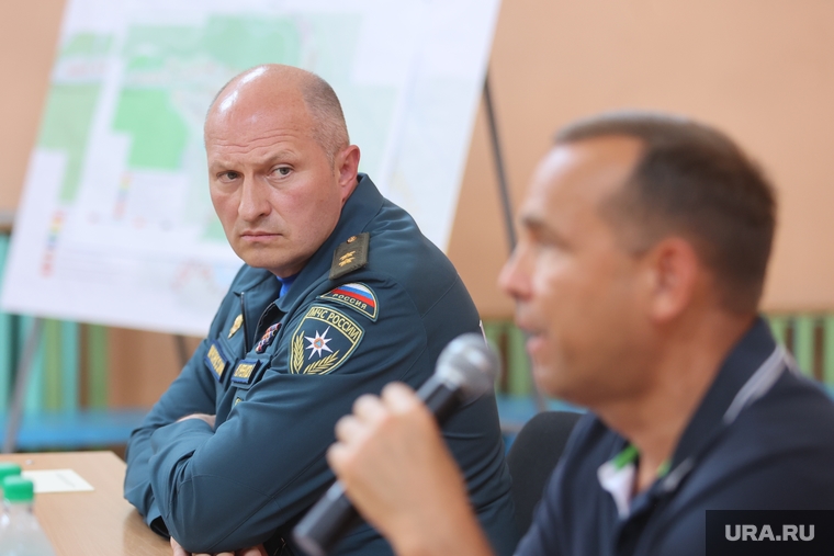Приезд министра МЧС Куренкова Александра в село Юлдус. Курган
, шумков вадим, куренков александр, шумков