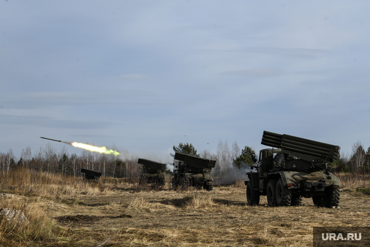 Тренировочные стрельбы мобилизованных с Центрального военного округа на полигоне Еланский. Свердловская область, военная техника, рсзо град, полигон еланский, реактивная система залпового огня, реактивная артиллерия