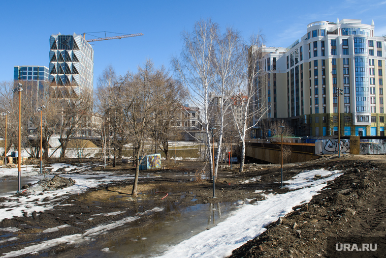Виды Екатеринбурга, штаб квартира рмк, город екатеринбург, весна, клубный дом ривьера, клубный дом riviera
