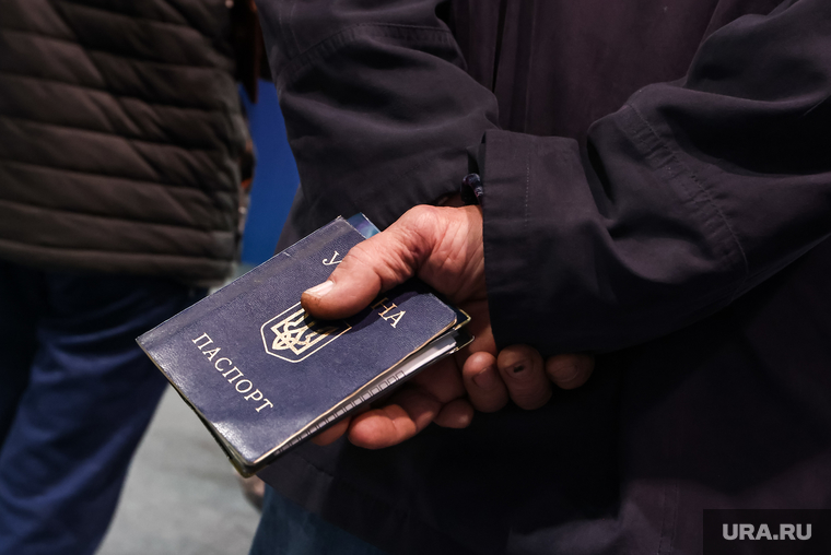 Референдум о присоединении ДНР, ЛНР, Херсонской области и Запорожья к России. Московская область, Одинцово, украина, паспорт украины, украинский паспорт
