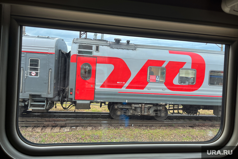 Пассажирские железнодорожные перевозки. Пермь, пассажирский поезд, ржд, пассажирский вагон