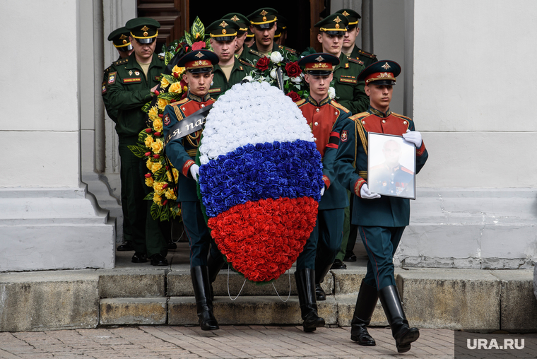 Прощание с полковником прошло в окружном Доме офицера