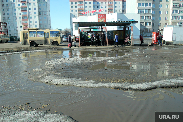 Кокорин  осмотр городских объектов
Курган, лужа на дороге, остановка транспорта, потоп