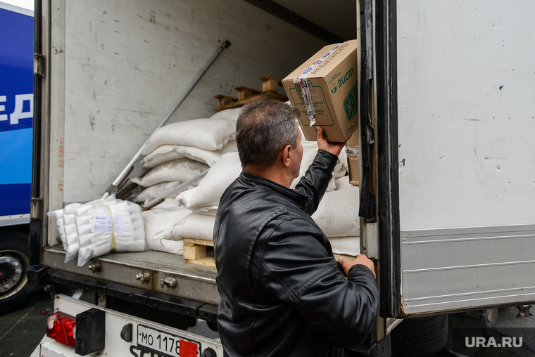 Отправка конвоя с гуманитарной помощью. Челябинск, гуманитарная помощь, гуманитарный конвой