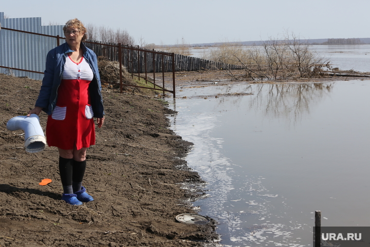 Как говорят местные, подобного уровня воды они не видели много лет, даже в 2017-м, во время наводнения. По оценкам жителей, тогда воды было меньше