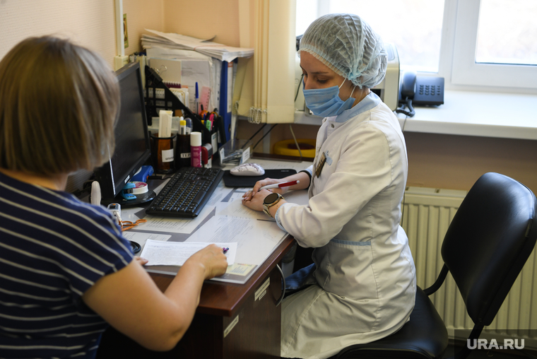 Визит Михаила Мурашко. Екатеринбург, прием у врача, измерение давления, поликлиника1 цгб20