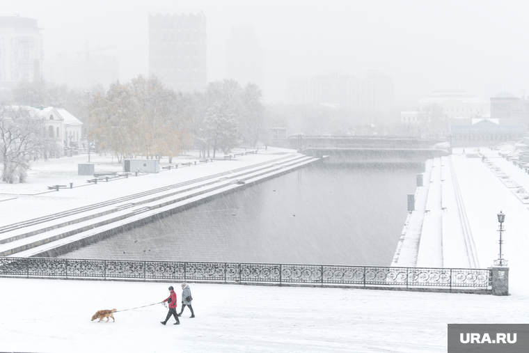 Снег в городе. Екатеринбург, исторический сквер, зима, снег в городе, город екатеринбург, снегопад