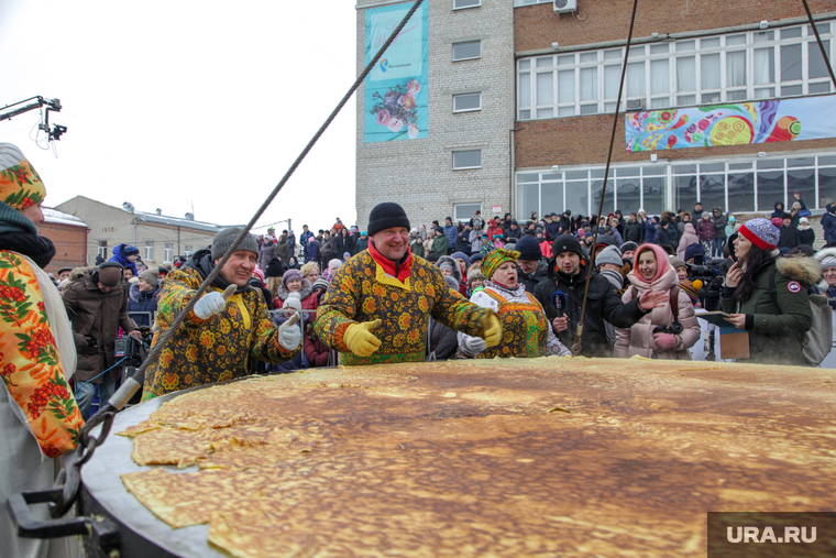 Масленица в Ялуторовске 2020. Тюмень, народные гуляния, масленица, блин, ялуторовск, большой блин