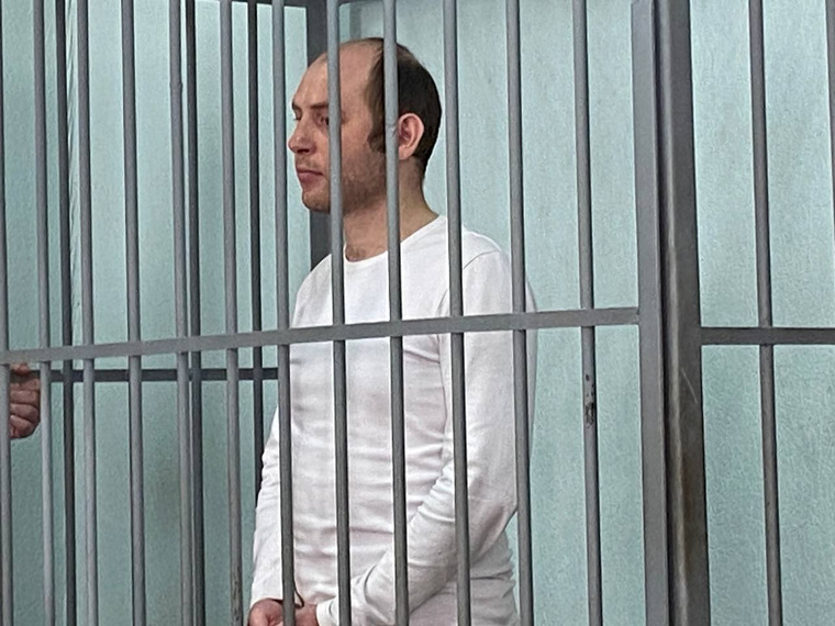 Юрий Аксенов на суде держался спокойно, даже шутил
