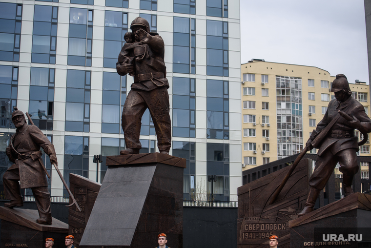 Открытие памятника сотрудникам МЧС. Екатеринбург , памятник пожарным и спасателям