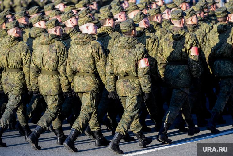 Репетиция торжественного построения войск Челябинского гарнизона. Челябинск, армия, военные, строй, солдат