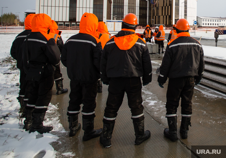 Экскурсия координационного совета представителей Думы городов ХМАО и Думы ХМАО по социальным и промышленным объектам. Сургут, стропальщики, центр политехнического обучения сургутнефтегаз