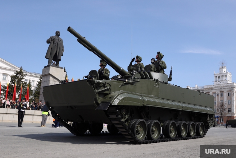 Парад Победы. Курган, площадь ленина, бмп 3, день победы