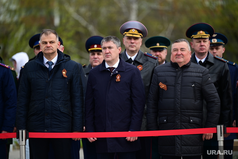 Участники почтили память павших героев минутой молчания