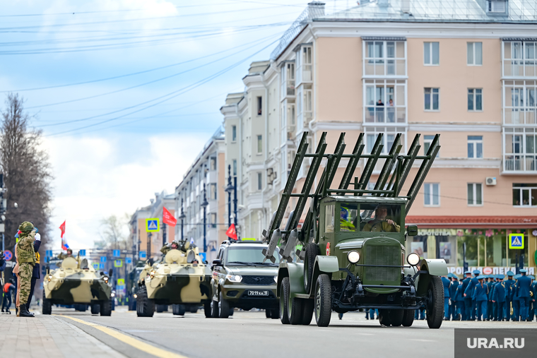Легендарная «Катюша» шла впереди колонны военной техники