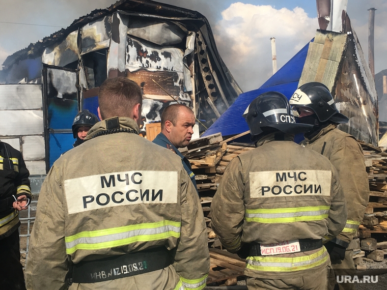 Пожар на Чекистов. Тюмень , мчс, дым, пожар, тушение, огонь