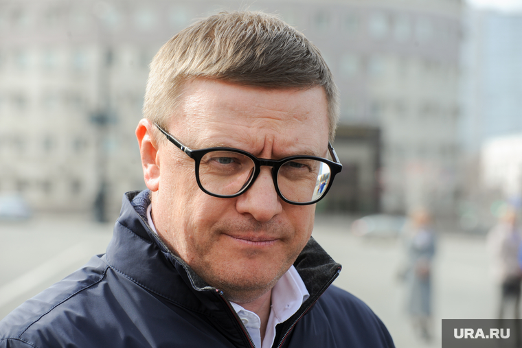 Алексей Текслер осмотрел новые автобусы. Челябинск, текслер алексей