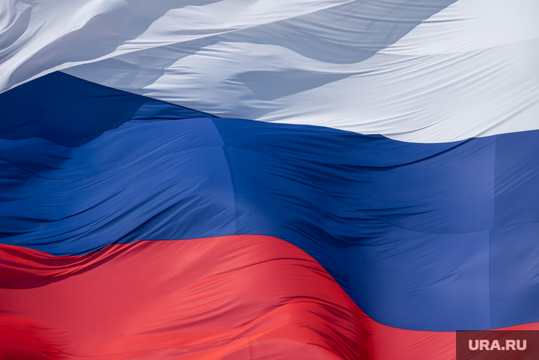 Общенациональный траур. Салехард, российский флаг, триколор, патриотизм, полотнище