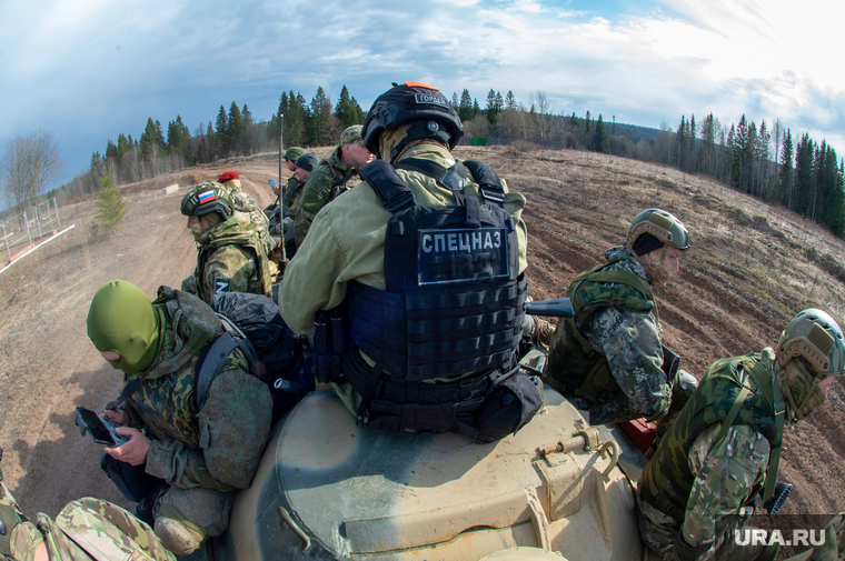Военная подготовка к службе в зоне СВО. Центр Стрелец.Пермь, бтр, оружие, стрелки, спецназ, чвк, сво, армия россии, штурмовики, десант на броне