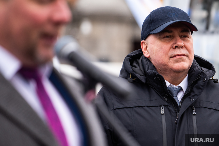 Торжественная церемония передачи машин скорой медицинской помощи на Площади 1905 года. Екатеринбург, карлов андрей