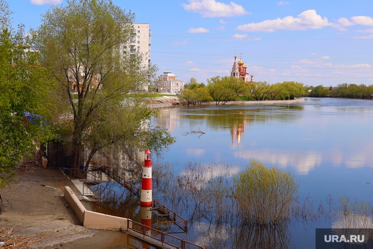 В Тоболе плавает маяк