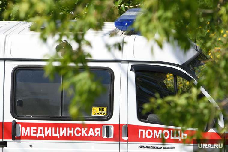 Суд над экс-мэром Евгением Ройзманом. Екатеринбург, машина скорой помощи, скорая помощь, скорая медицинская помощь
