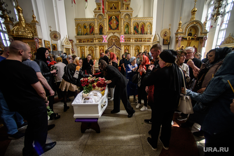 Прощание с Анной Кашиной в храме Рождества Христова. Екатеринбург , кашина анна