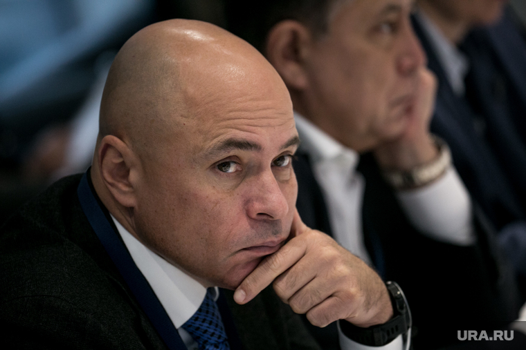 Артамонов заметил, что в Липецкой области есть вопросы по кадрам в медицинской сфере