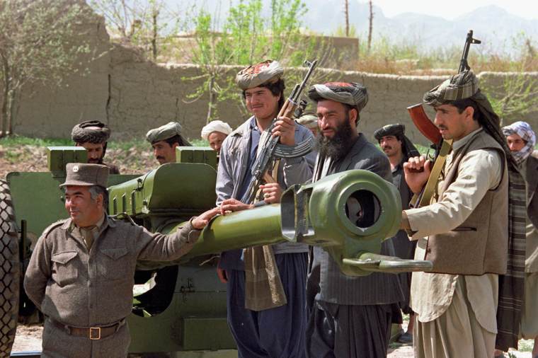 Республика Афганистан (ныне — Исламский Эмират Афганистан). После вывода советских войск в 1989 году Гражданская война в Афганистане не закончилась, а разгорелась с новой силой