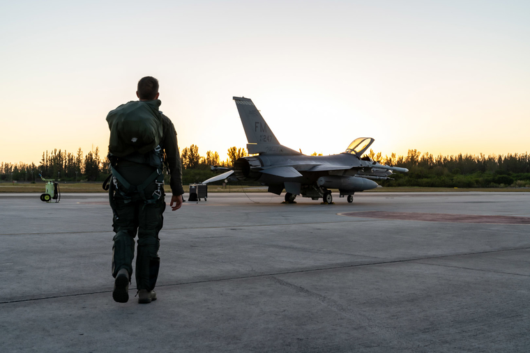 Истребитель F-16. stock, нато, сша, истребитель, f-16, ф-16, stock