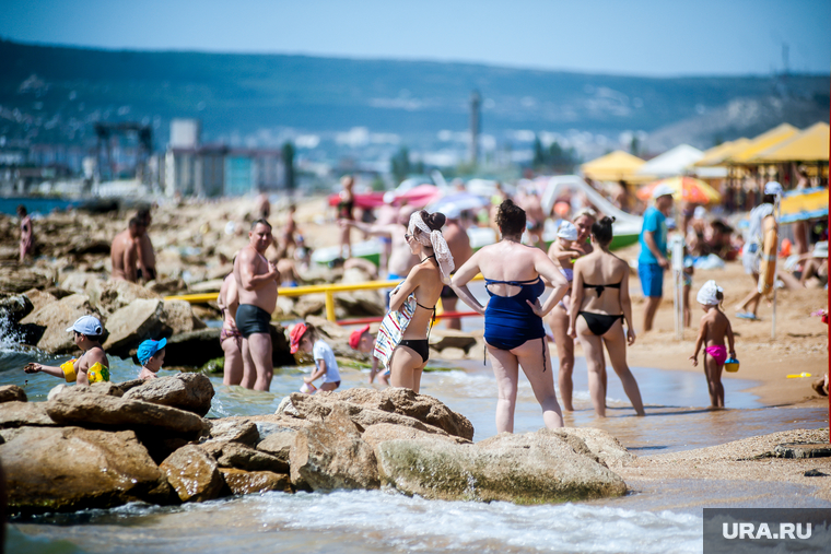 С приходом теплых дней все больше людей спешат к водоемам